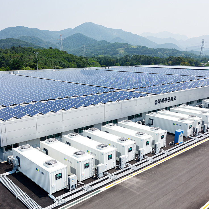 한국 데이터센터 옥상의 태양광 패널과 에너지 저장 시스템